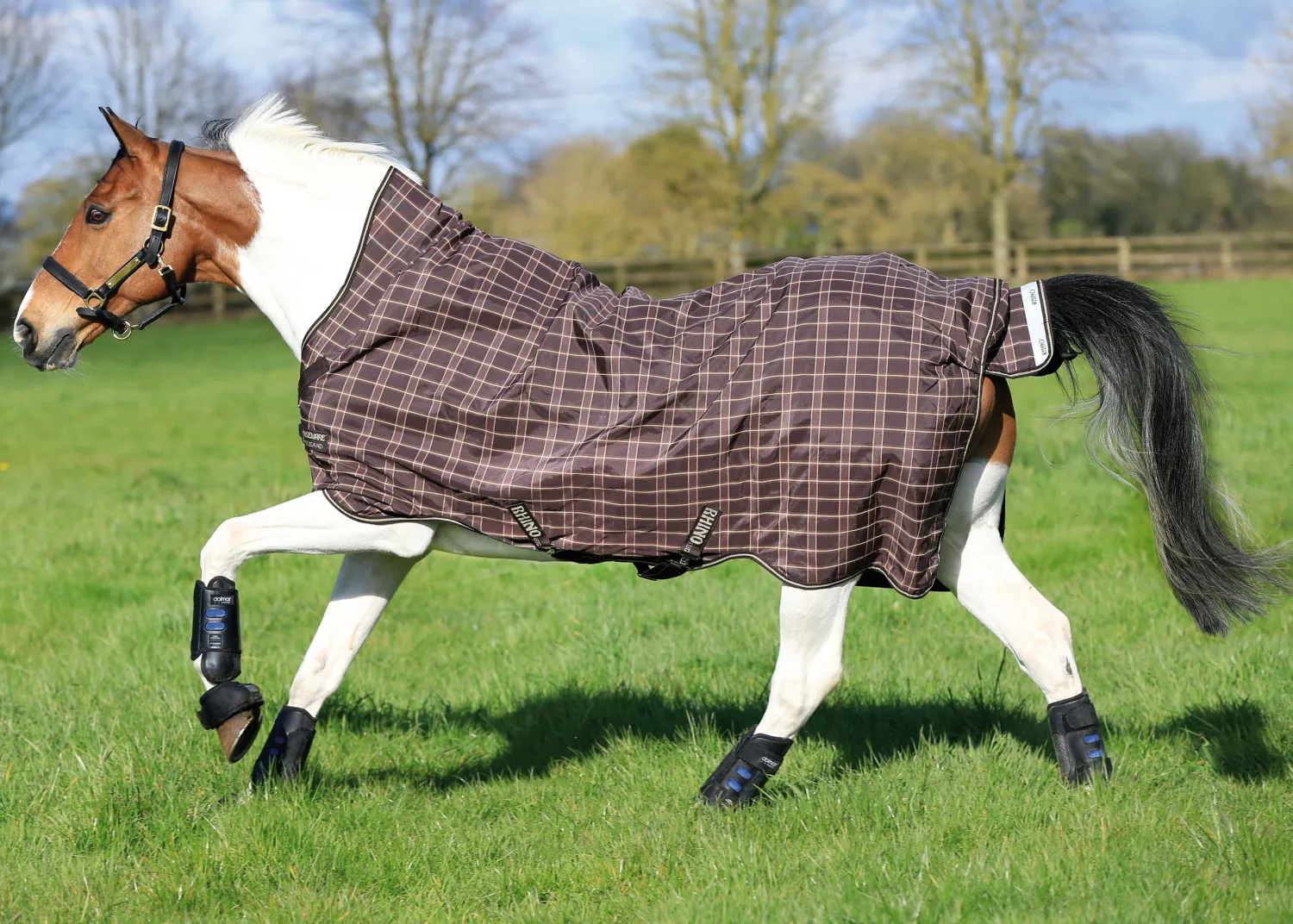 New HORSEWARE ® Ireland Rhino® Wug Lite Turnout - 100 grams