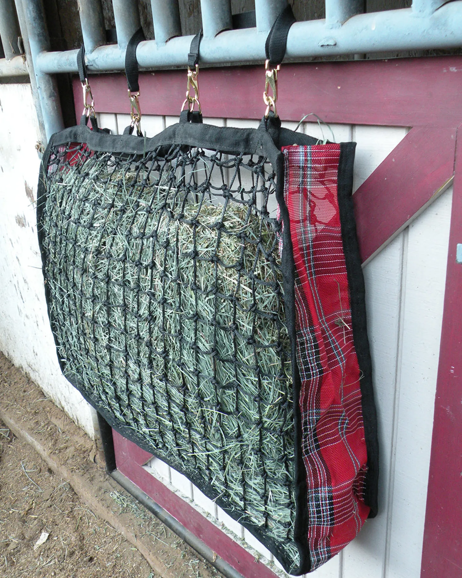 KENSINGTON ™ Slow Feed 2-Flake Hay Bag