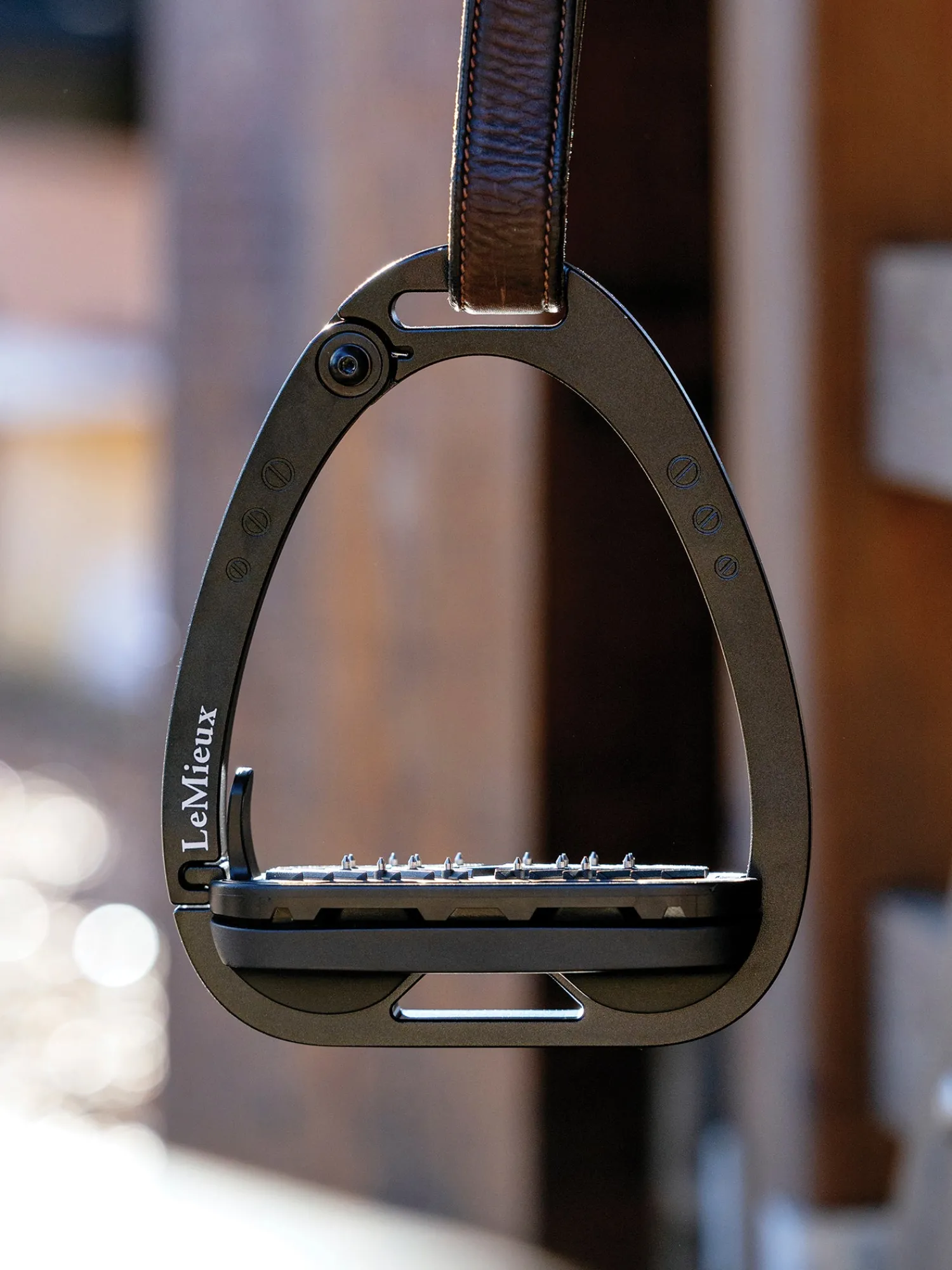 Sale HORSE HEALTH TRADE Lemieux® Vector Balance Stirrups