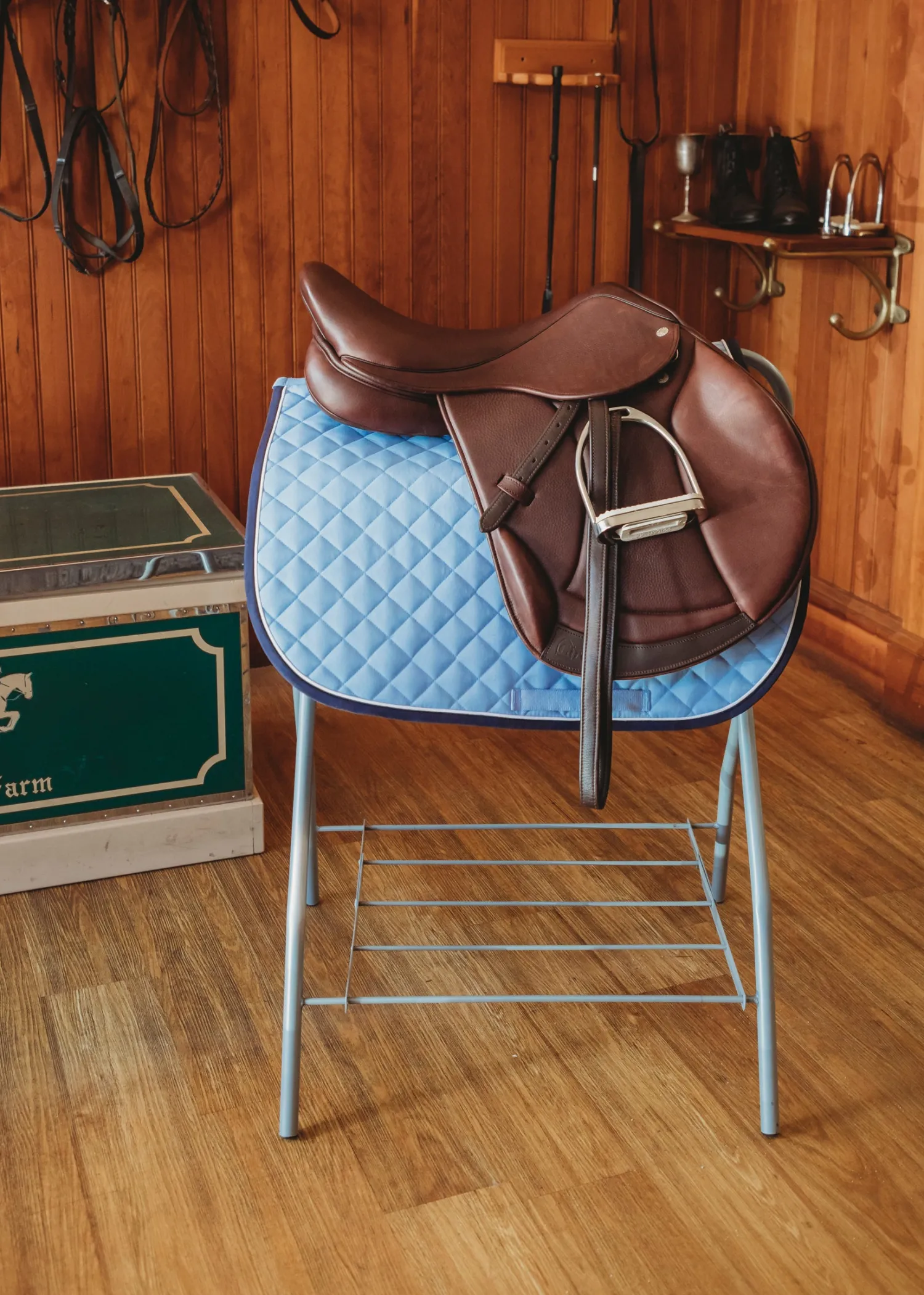 New KING YOUNG Portable Saddle Stand