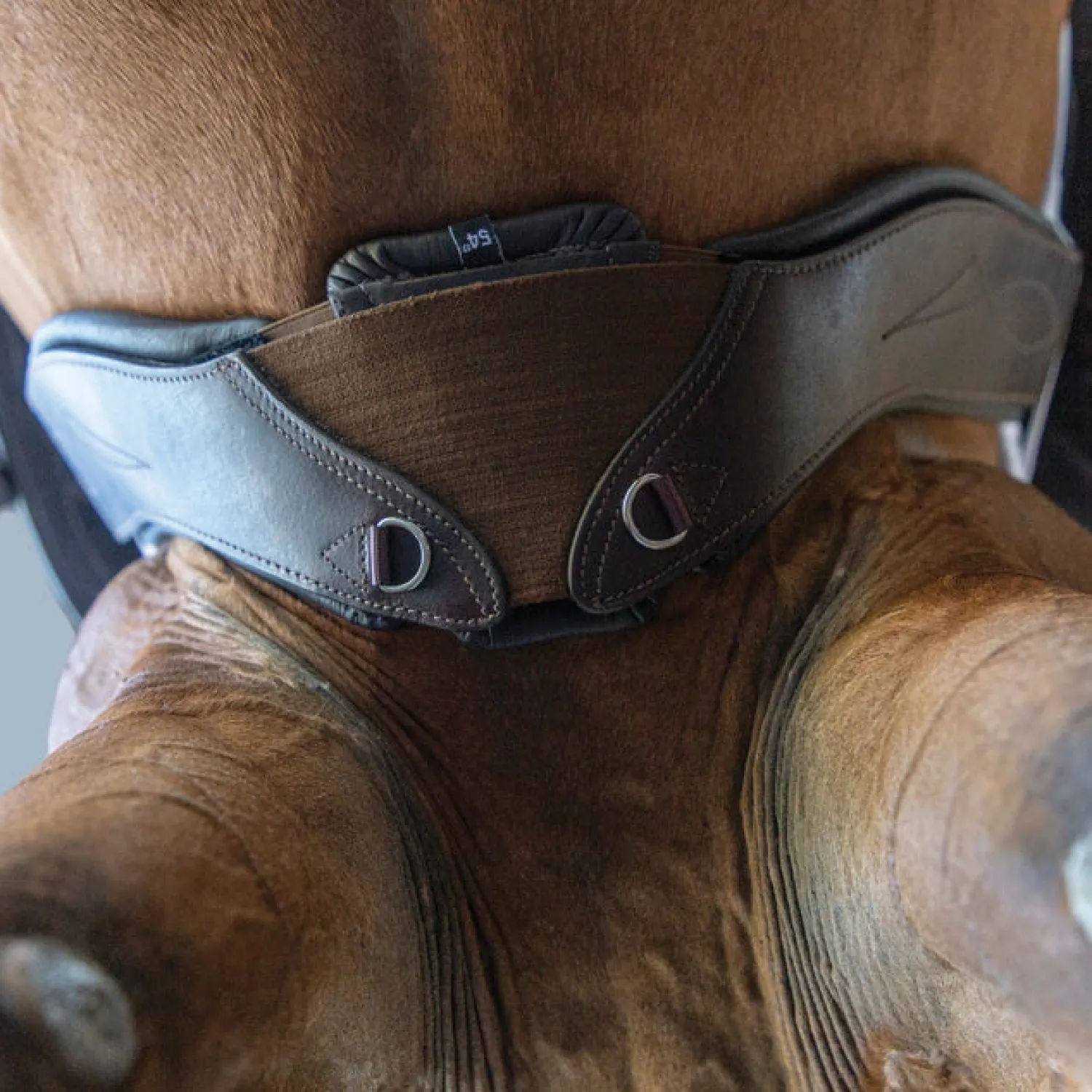 New TOTAL SADDLE FIT StretchTec Shoulder Relief Dressage Girth™ with Leather Liner