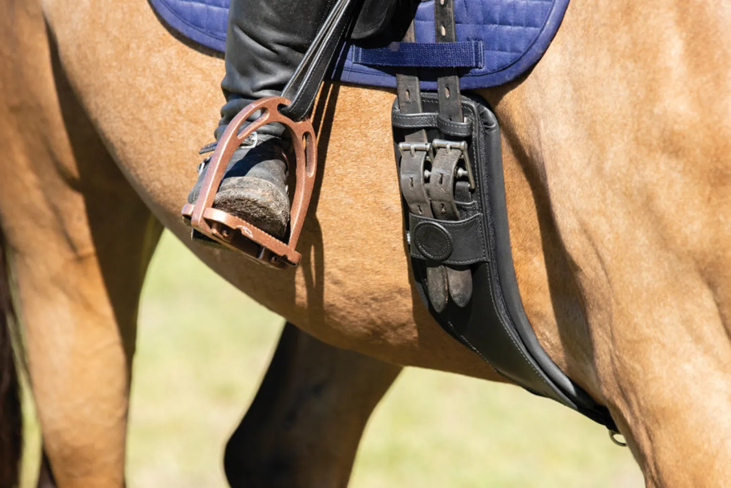 New TOTAL SADDLE FIT StretchTec Shoulder Relief Dressage Girth™ with Leather Liner